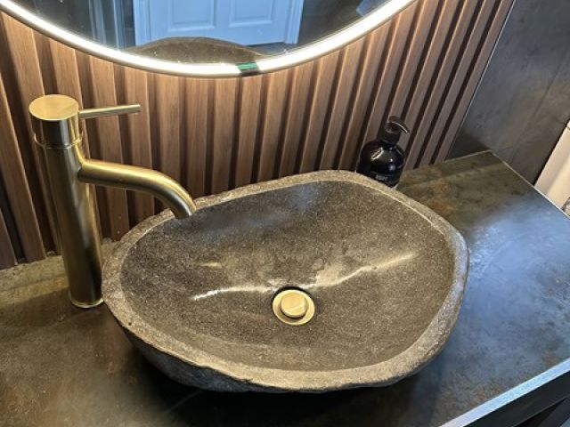 anewbathroorm_10-kireth-ai