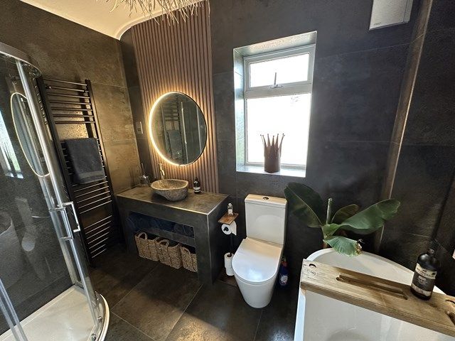 anewbathroorm_6-kireth-ai